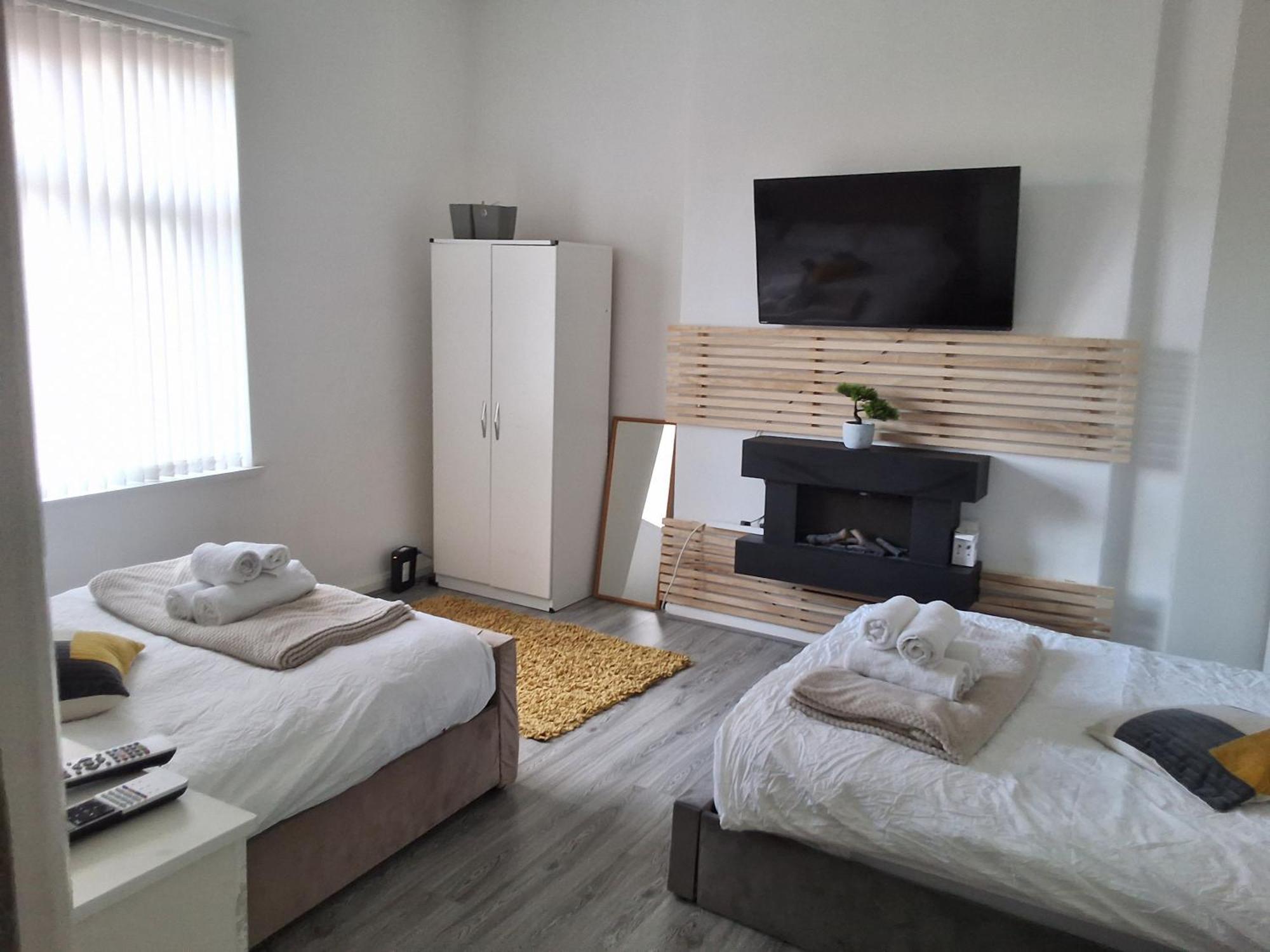 Zak Air 9 People's Guest house *