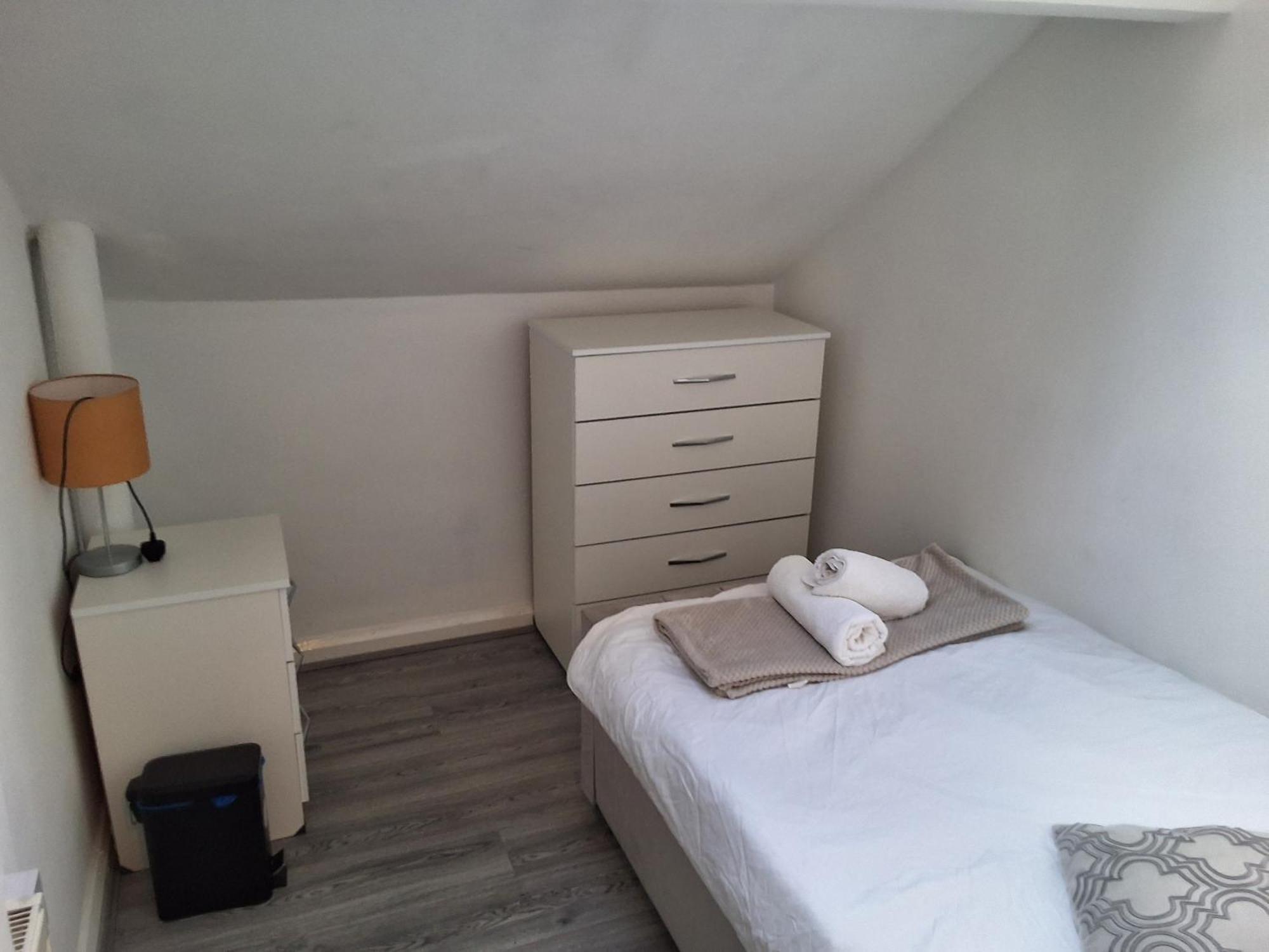 Zak Air 9 People's Guest house