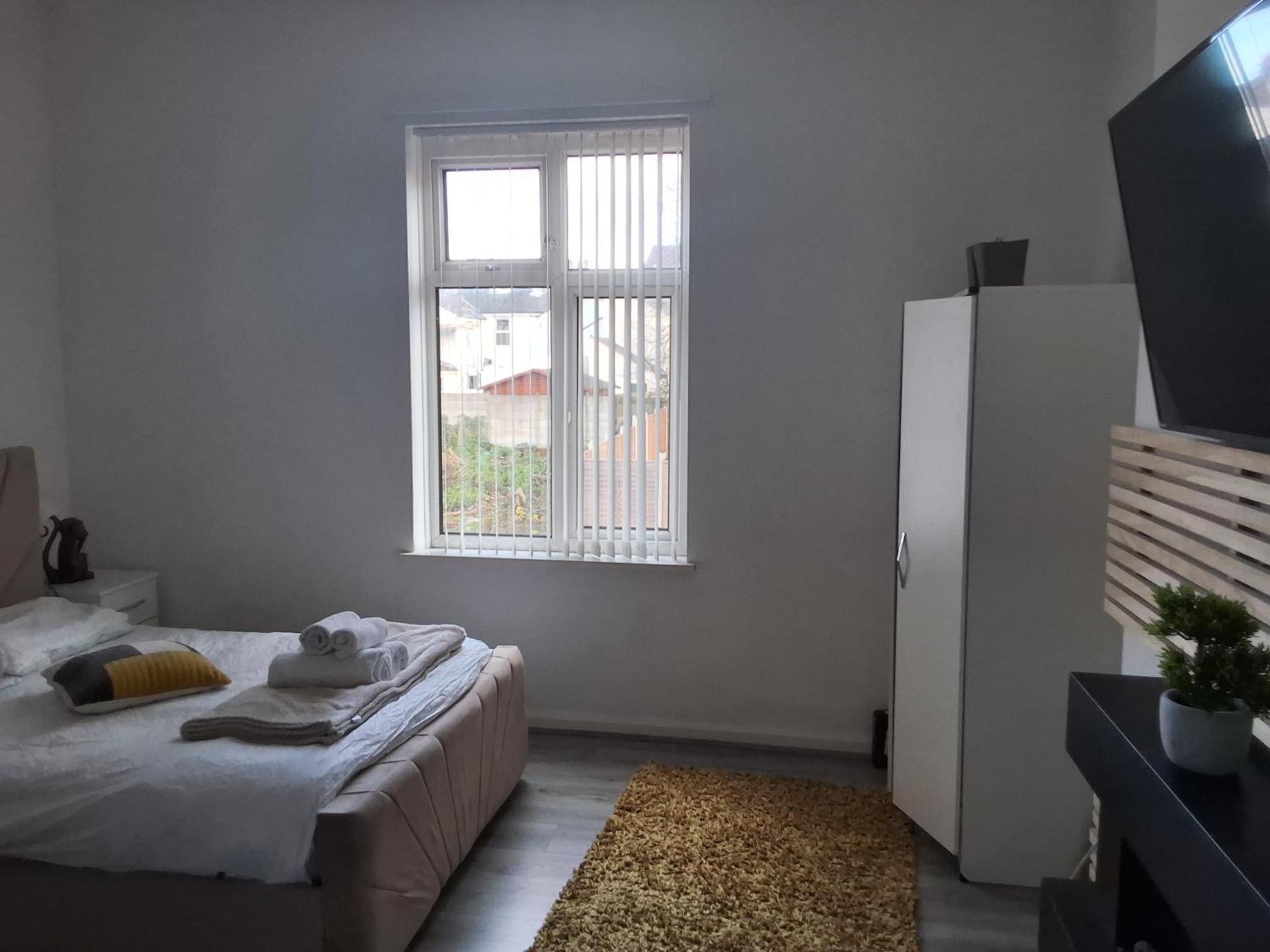 Guest house Zak Air 9 People's Birmingham